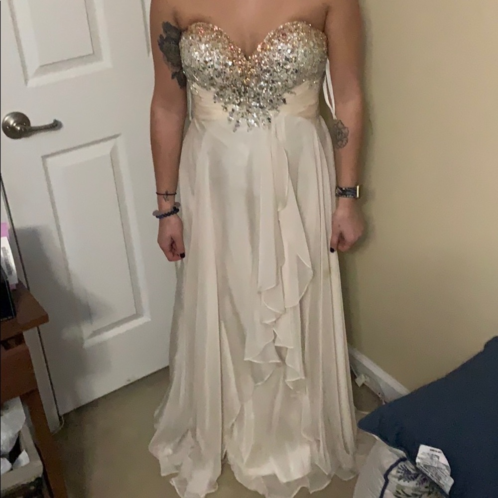 Sherri hill elegant prom dress